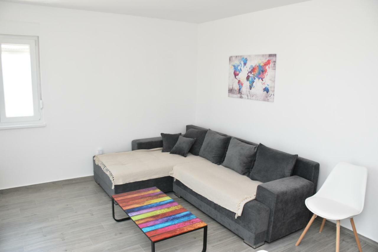 Apartments Mino Razanac Exterior photo